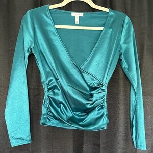 Small Shiny Longsleeve Blouse